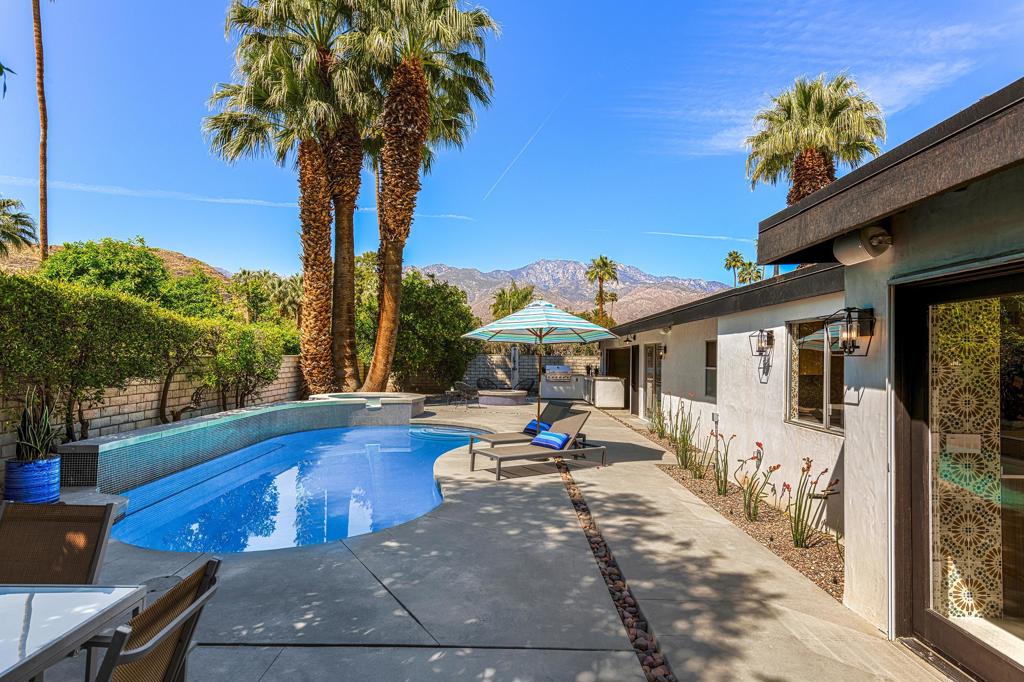 5155 E Bobolink Lane