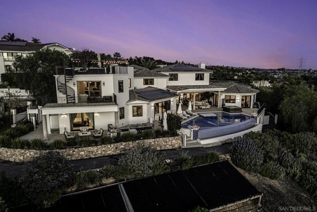 7335 El Fuerte St, Carlsbad CA: https://media.crmls.org/mediaz/bdce700a-e08a-4cde-92fb-915764cdf763.jpg
