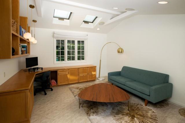 343 Lloyden Park Lane, Atherton CA: https://media.crmls.org/mediaz/bdcf5b06-d8ad-4a75-b659-c99ae36553af.jpg