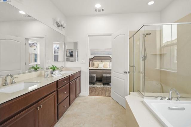 3105 Vittoria Loop, Dublin CA: https://media.crmls.org/mediaz/bdcf6dd6-f135-41d3-947e-3292ee343fbc.jpg