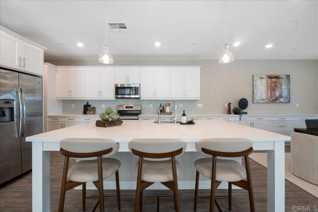 Detail Gallery Image 14 of 51 For 21644 Long Trot Dr, Escondido,  CA 92029 - 4 Beds | 3 Baths