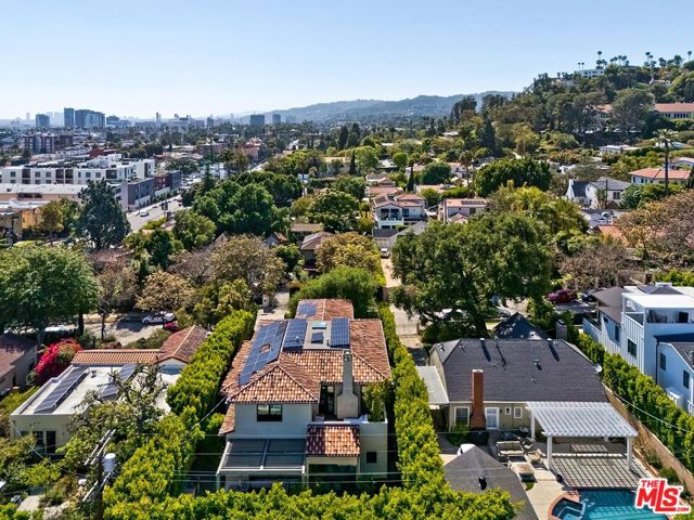 1916 N Serrano Avenue, Los Angeles CA: https://media.crmls.org/mediaz/bdd01603-c4ac-42ee-a9b7-c649e562fe1b.jpg