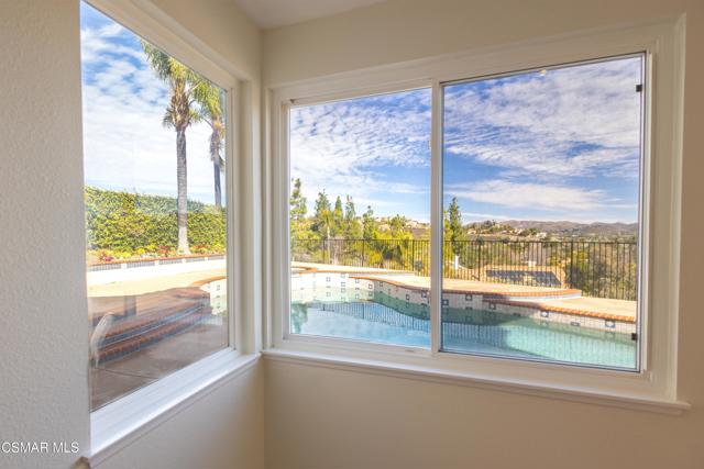 32715 Pacifica Court, Westlake Village CA: https://media.crmls.org/mediaz/bdd047a8-1fa8-4dd4-a947-8de2b10a3449.jpg