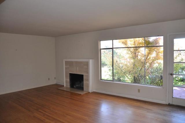 15104 Bel Escou Drive, San Jose CA: https://media.crmls.org/mediaz/bdd10d06-4fee-4a7c-abae-14b7e94cdad2.jpg