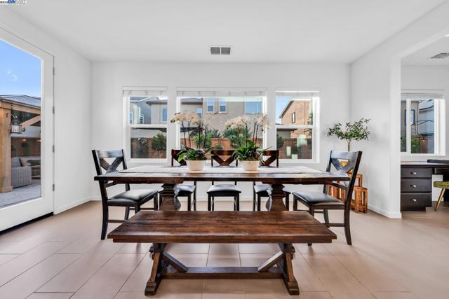 2305 Augusta Ave, Tracy CA: https://media.crmls.org/mediaz/bdd1fb34-c676-4a11-8cbe-7b68a1e2a7d4.jpg