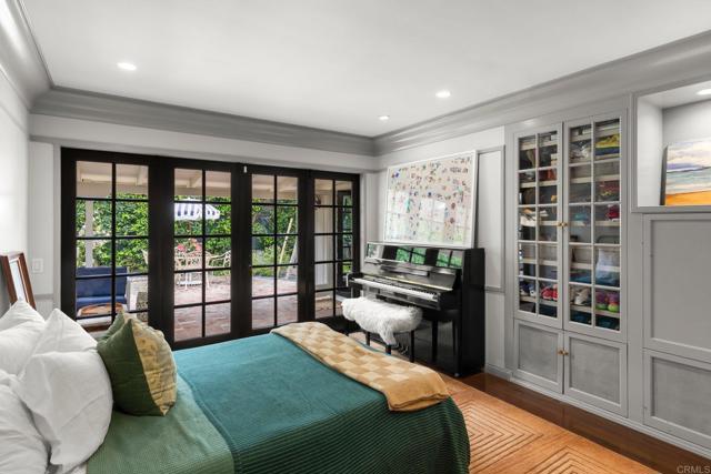 315 Mira Monte, La Jolla CA: https://media.crmls.org/mediaz/bdd21a29-37ff-493c-90c7-0d23a5258a39.jpg