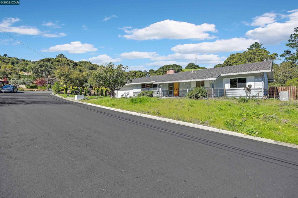 6 Kimberly Dr