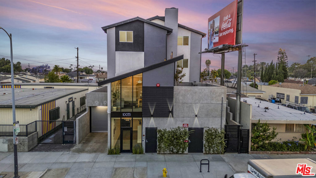 10035 S Western Avenue #9