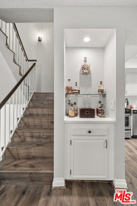 21025 LEMARSH Street, C15 photo 8