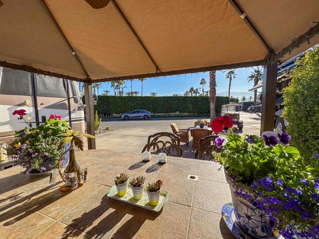 80394 Avenue 48, Indio CA: https://media.crmls.org/mediaz/bdd4b1a4-3215-4dac-b2fc-a72b4b20d662.jpg