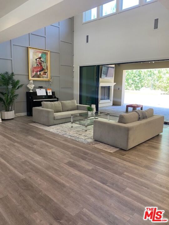 20323 Bentley Way photo 5