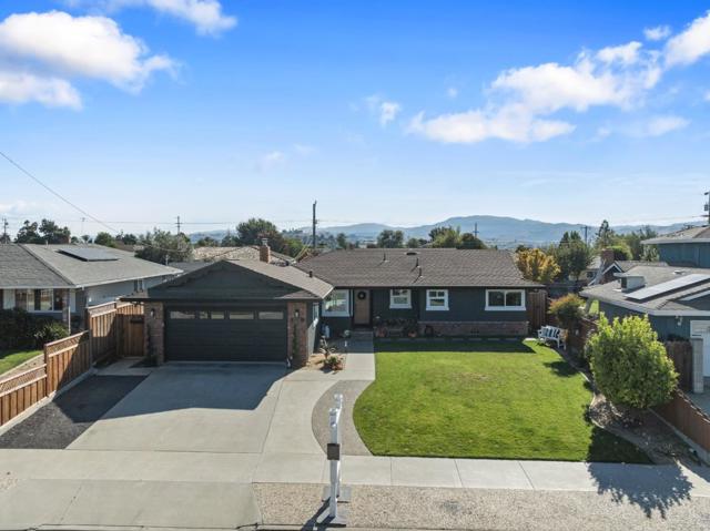 1231 Westward Drive, Hollister CA: https://media.crmls.org/mediaz/bdd74d38-73cc-4144-a1a4-0741763e9bb5.jpg