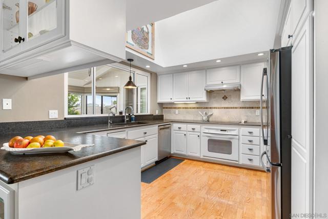 24 Via Alta Vis, Bonsall CA: https://media.crmls.org/mediaz/bdd7e94c-cd63-4a18-a752-0dd869ea5520.jpg