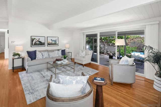 661 Balboa Avenue, Coronado CA: https://media.crmls.org/mediaz/bdd810ea-b8cd-4bb6-9e02-5206964d72bf.jpg