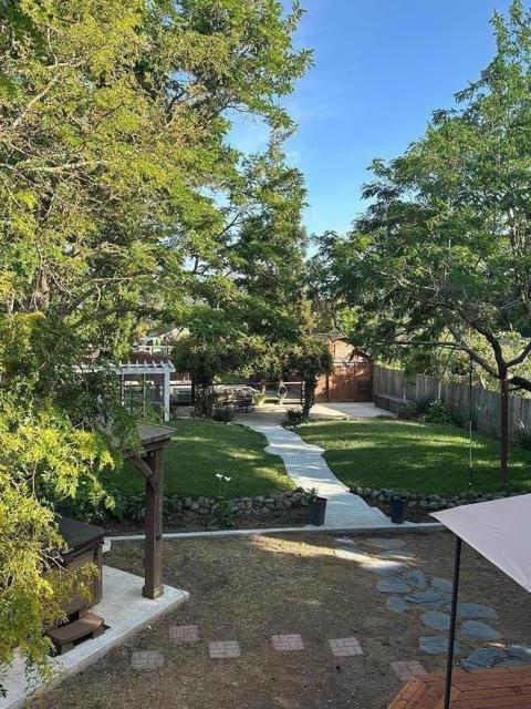 18 Linden Road, Watsonville CA: https://media.crmls.org/mediaz/bdd82ad7-04a3-4e1c-811c-4dc5b1bd5d8b.jpg