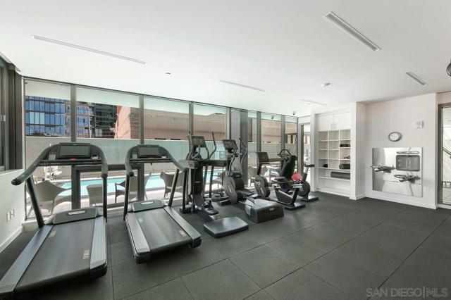 2855 5th Ave, San Diego CA: https://media.crmls.org/mediaz/bdd8da02-6454-439e-aaf1-eebdf030ba58.jpg