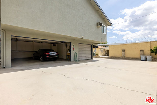 329 Thompson Avenue, Glendale CA: https://media.crmls.org/mediaz/bdd9338f-982c-4df6-a0e5-a1783f442ff9.jpg