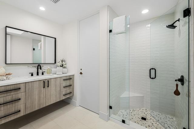 11 Sussex Court, Rancho Mirage CA: https://media.crmls.org/mediaz/bdd9a4b5-729a-44da-b495-5a8d811442bb.jpg