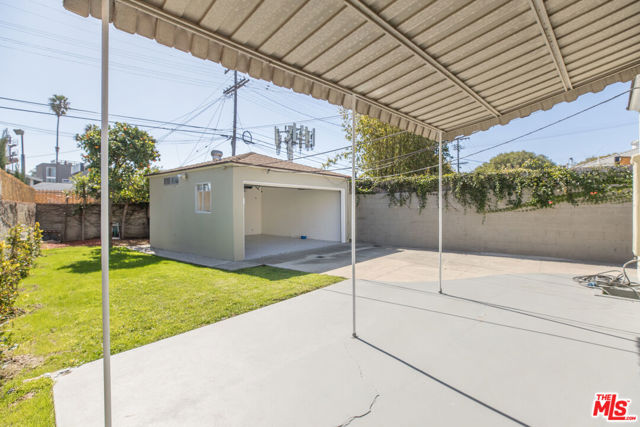 11750 Tennessee Avenue, Los Angeles CA: https://media.crmls.org/mediaz/bdd9d36b-9b98-4867-8411-d82aa59aea2d.jpg