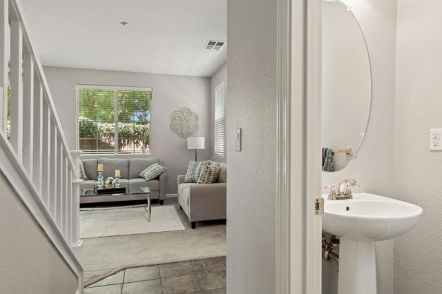 271 Washington Drive, Brentwood CA: https://media.crmls.org/mediaz/bdd9e07b-c24d-4f8e-8ded-035851cd768a.jpg