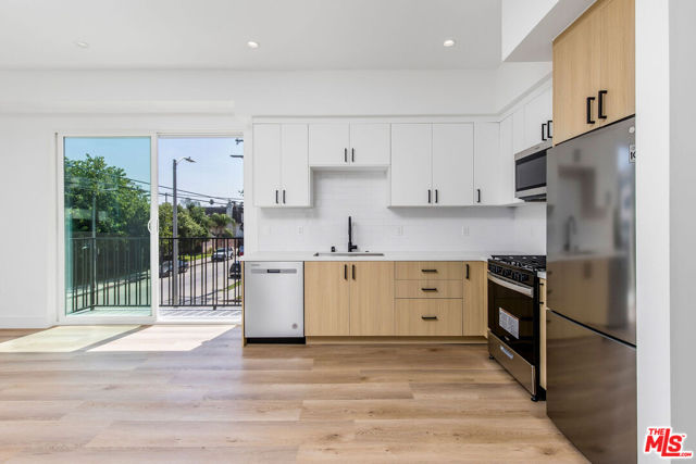11241 W Morrison Street, North Hollywood CA: https://media.crmls.org/mediaz/bddaa8fc-b508-4f55-9edb-198968fb132e.jpg