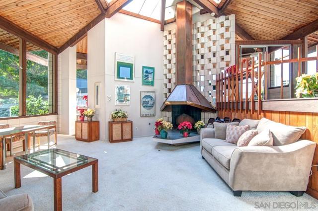 2600 TORRY PINES RD. #B27, La Jolla CA: https://media.crmls.org/mediaz/bddae565-5094-4104-8dac-4f340f96c8fd.jpg