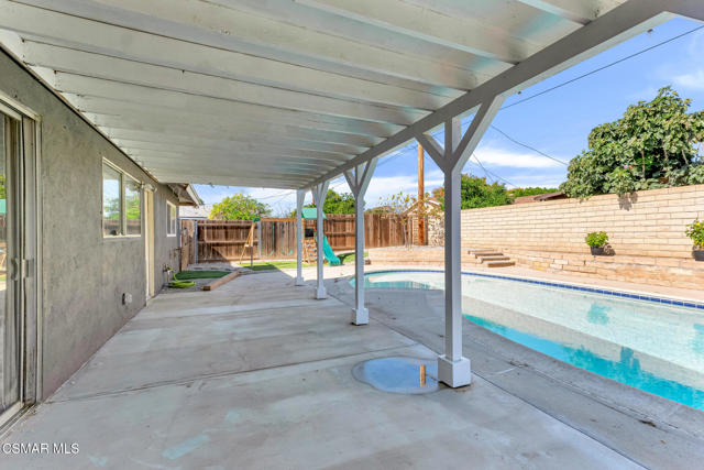 2141 Fitzgerald Road, Simi Valley CA: https://media.crmls.org/mediaz/bddb0055-2142-4325-b652-22fd121338b5.jpg