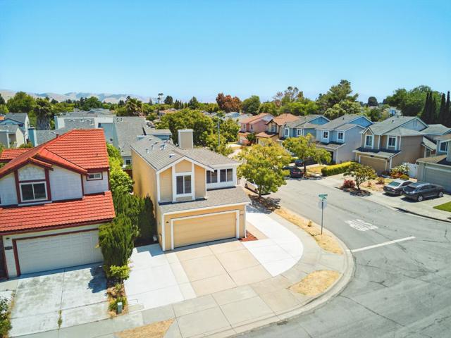 34348 Siward Drive, Fremont CA: https://media.crmls.org/mediaz/bddb0542-cbd1-4076-a43a-365b84001227.jpg