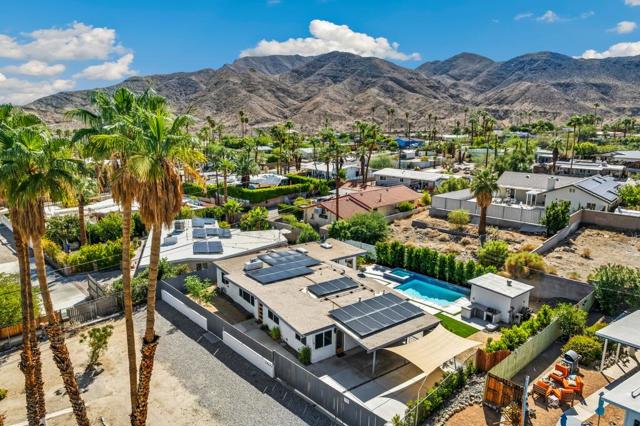 38855 Paradise Way, Cathedral City CA: https://media.crmls.org/mediaz/bddb8e45-b351-4a13-ac6f-734b0532c285.jpg