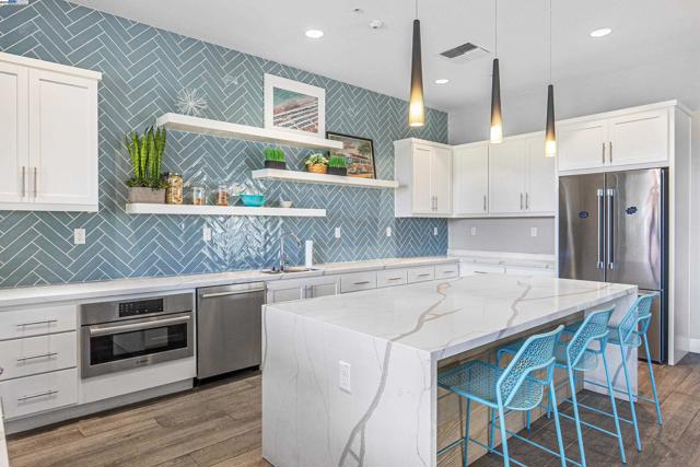 37456 Sand Drift Rd, Newark CA: https://media.crmls.org/mediaz/bddb960c-8ac7-4a90-8565-578d20ebbbd5.jpg