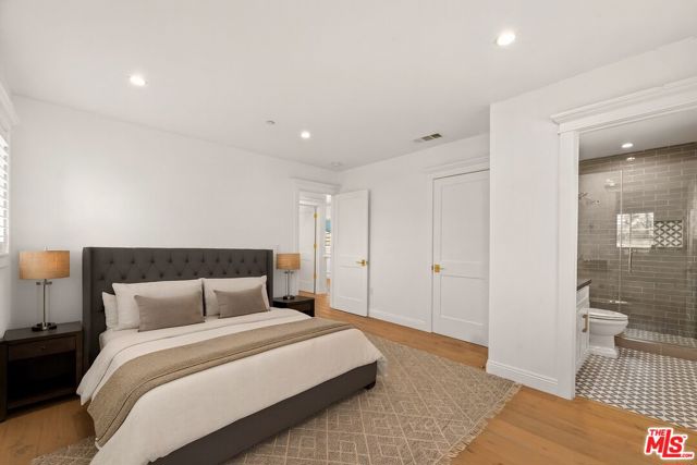 5235 Sylmar Avenue, Sherman Oaks CA: https://media.crmls.org/mediaz/bddc01ca-11b6-4d27-8434-8699a5bf59cc.jpg