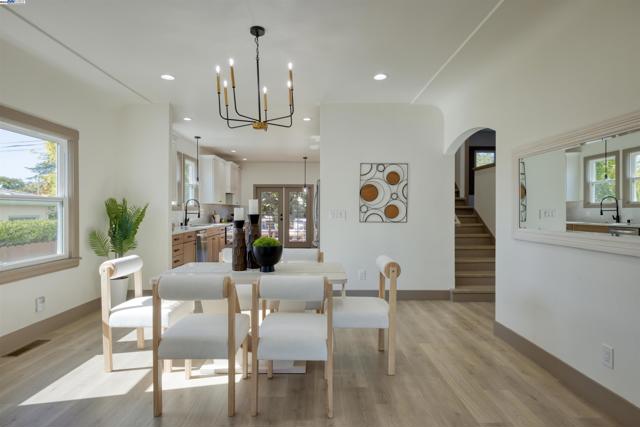 135 Morningside Drive, San Anselmo CA: https://media.crmls.org/mediaz/bddc2669-34ce-4733-9678-7b4d80580673.jpg