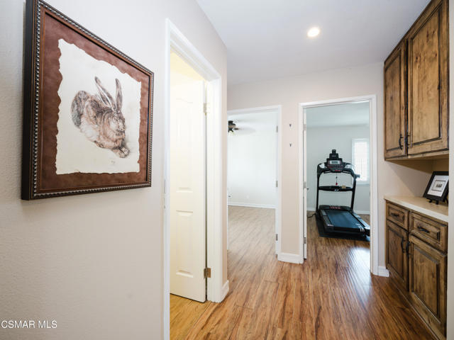 709 Zinnia Court, Thousand Oaks CA: https://media.crmls.org/mediaz/bddc752f-f2ca-4bdd-846d-7c7af418729d.jpg