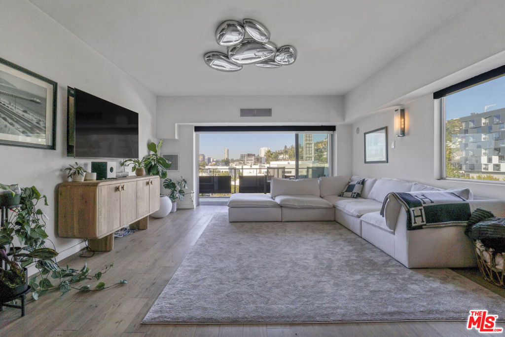 1155 N La Cienega Boulevard #1114