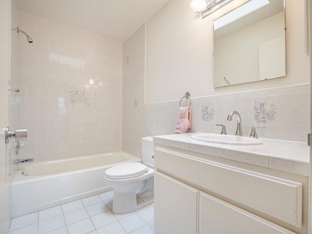 739 Quartz Street, Redwood City CA: https://media.crmls.org/mediaz/bdddb5df-73d5-429a-a59c-95fe1e71e164.jpg