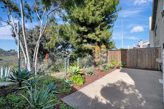 1480 Bridgeview Dr, San Diego CA: https://media.crmls.org/mediaz/bdddc828-9910-45df-9279-19e25fab9bae.jpg