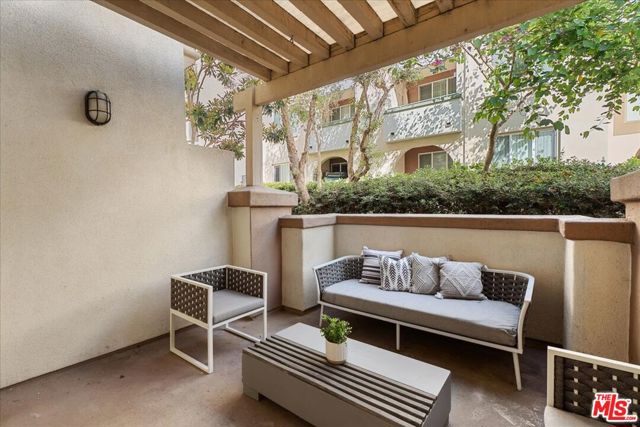 5935 Playa Vista Drive, Playa Vista CA: https://media.crmls.org/mediaz/bdde2dea-d1e4-49d1-98f3-adfea1acaffd.jpg