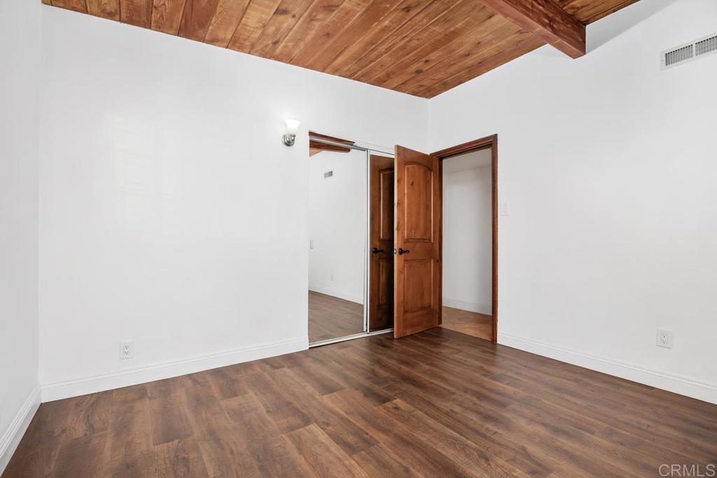 https://media.crmls.org/mediaz/bdde3116-7138-420d-8305-44cbe229e132.jpg?preset=X-Large