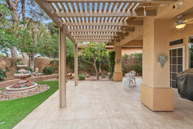 77703 Ashberry Court, Palm Desert CA: https://media.crmls.org/mediaz/bddea956-513f-415f-9ca8-a46795b1abdc.jpg