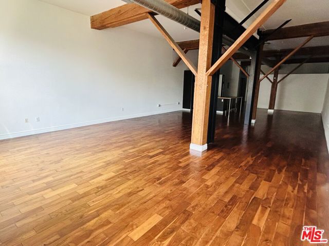 652 Mateo Street, Los Angeles CA: https://media.crmls.org/mediaz/bddebb5a-9346-4b5e-bd3b-fde396b88d27.jpg