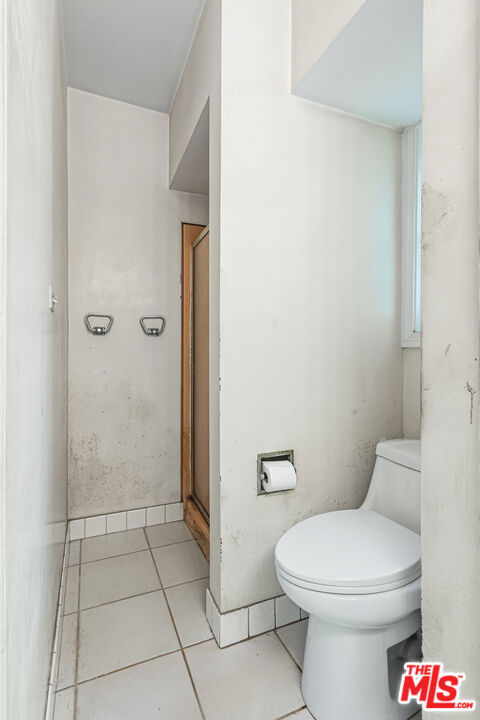 5718 Eveward Road, Culver City CA: https://media.crmls.org/mediaz/bddec392-73ec-43db-90af-e0045bdd172b.jpg
