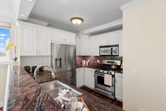 720 Stockton Street, San Francisco CA: https://media.crmls.org/mediaz/bde03c07-b375-4920-8879-02b01c4637fe.jpg