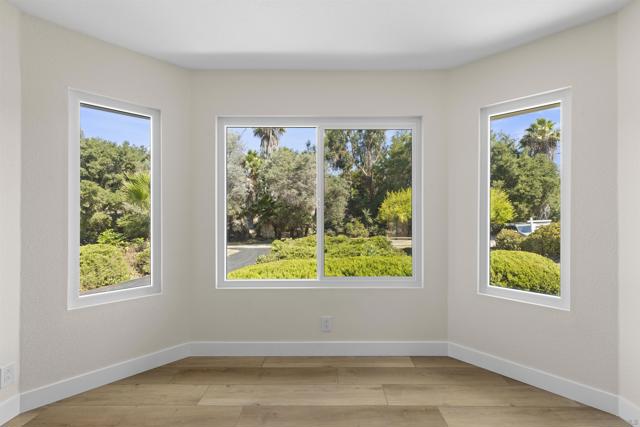 1217 Monte Vista Dr, Vista CA: https://media.crmls.org/mediaz/bde04255-5fc2-4f83-b0d0-9e7556be62e0.jpg