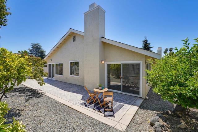 505 Drake Court, Foster City CA: https://media.crmls.org/mediaz/bde06e54-77ed-485b-a215-53f8424f61b9.jpg