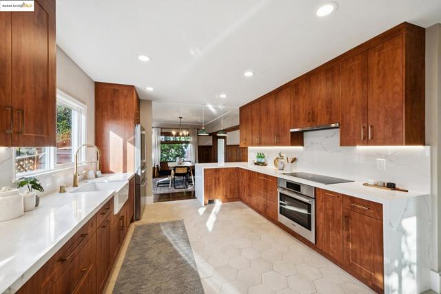 919 Mckinley Ave, Oakland CA: https://media.crmls.org/mediaz/bde07a79-da04-4d72-a5fb-cfbd7e2d5db3.jpg