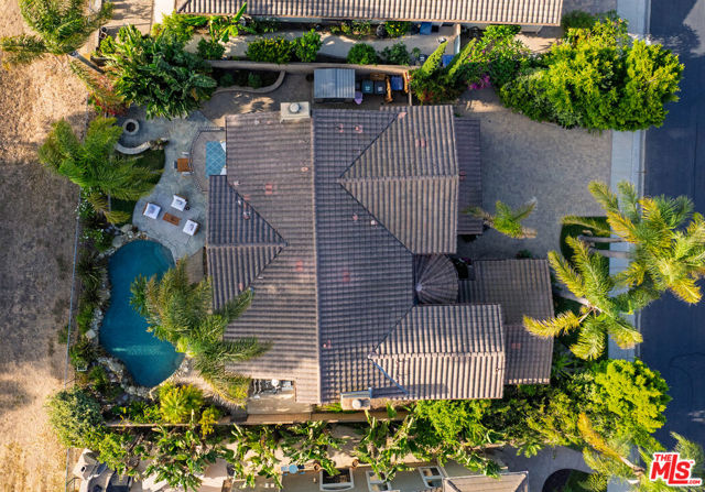 2767 Avenida De Autlan, Camarillo CA: https://media.crmls.org/mediaz/bde0c99e-1b74-41ab-b46f-5ee84b912bc5.jpg