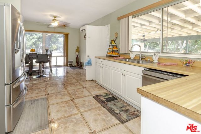 14175 Bergstrom Place, Sylmar CA: https://media.crmls.org/mediaz/bde0de83-2e57-4ecf-b5dc-0bf99bc0bb3d.jpg
