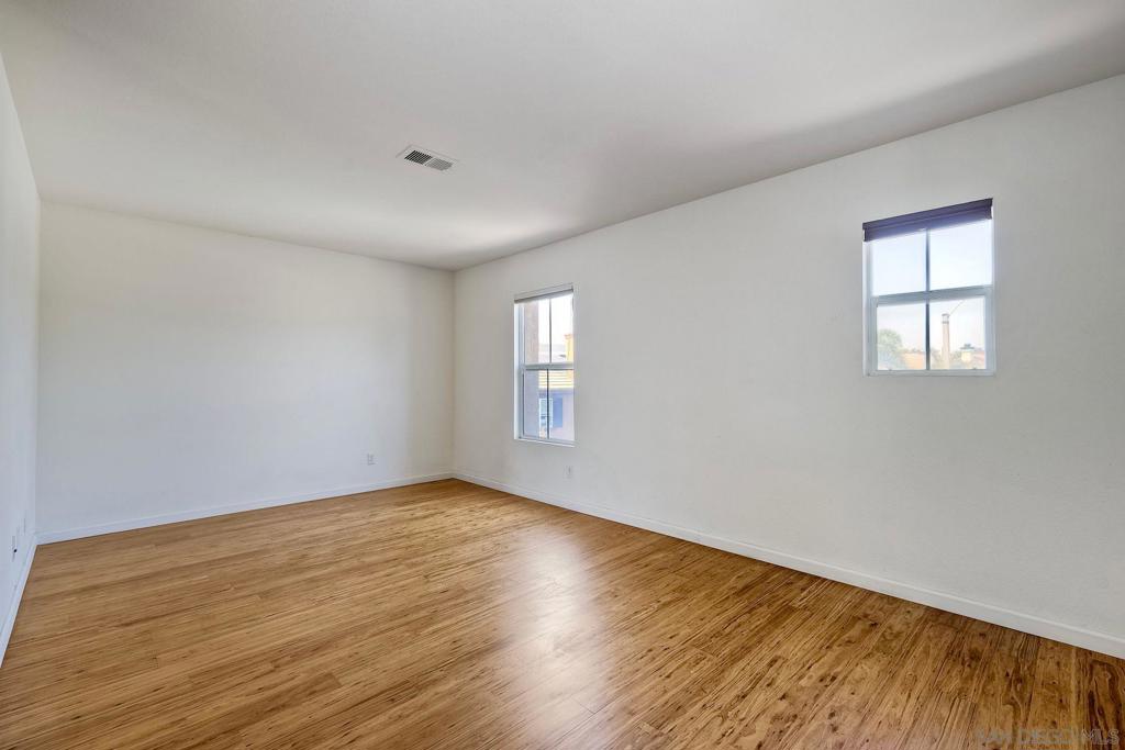 MLS #250036045SD img 18