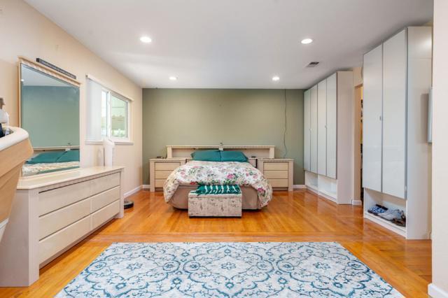 1014 W Homestead Road, Sunnyvale CA: https://media.crmls.org/mediaz/bde1041f-8050-4196-b838-c33b6cdc6b2f.jpg