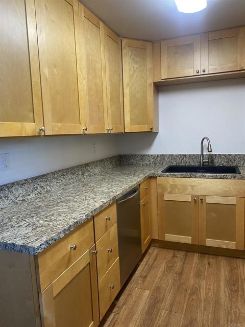 Image 6 of 18 For 2088 Montgomery Avenue J